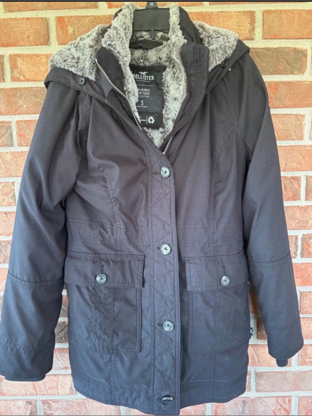 Y2K Hollister Women's Navy Sherpa Lined Winter Jacket missing fur on hood